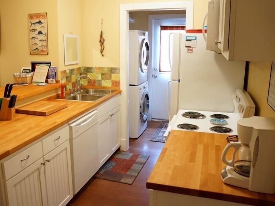 Kitchen and laundry