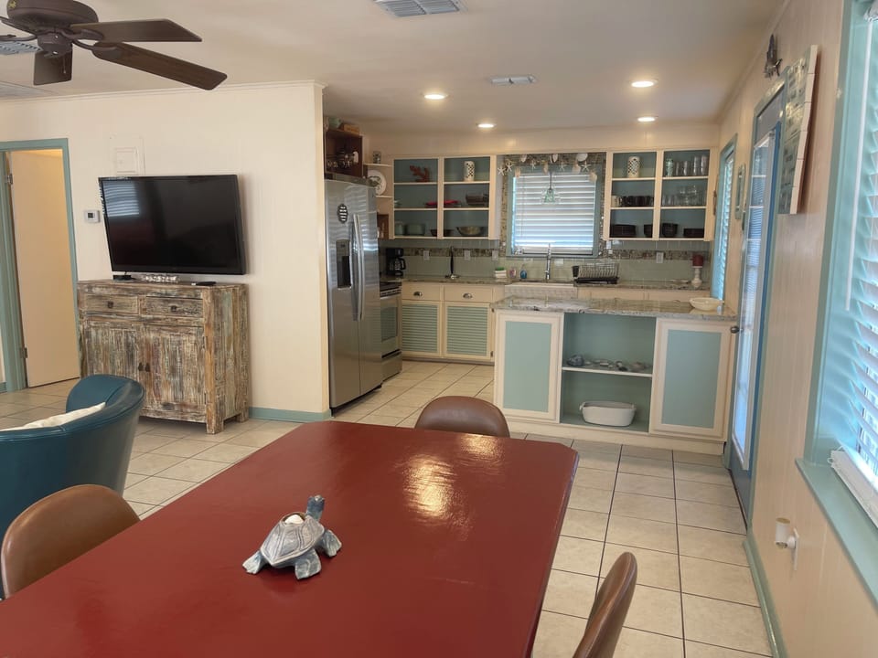 Breakfast and Kitchen