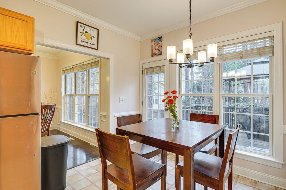 Kitchen Dining | Free WiFi