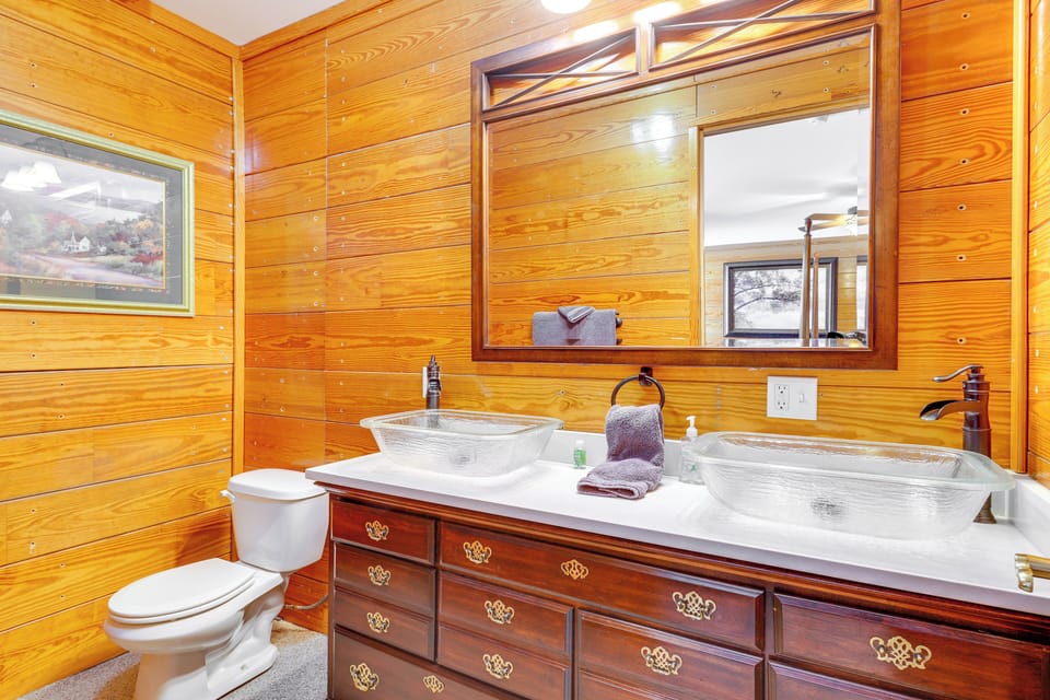 Full En-Suite Bathroom