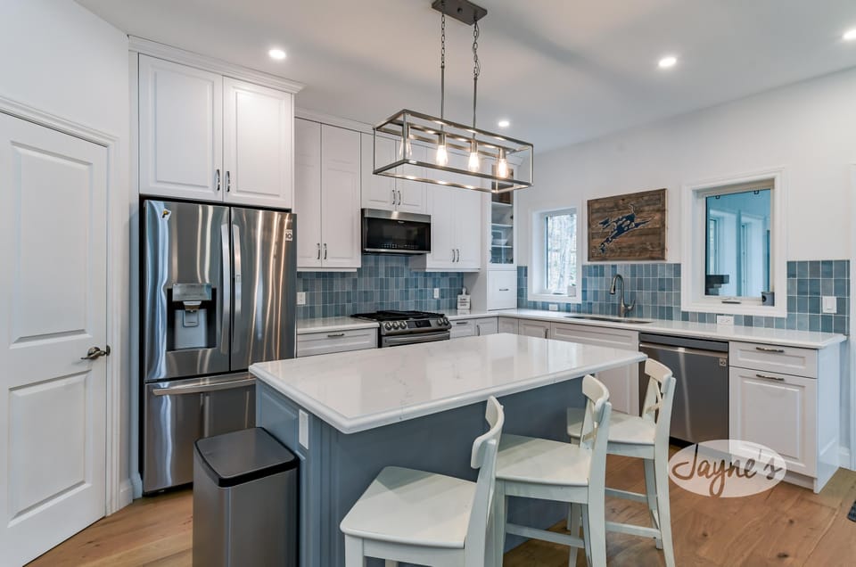 Kitchen &amp; Bar Seating