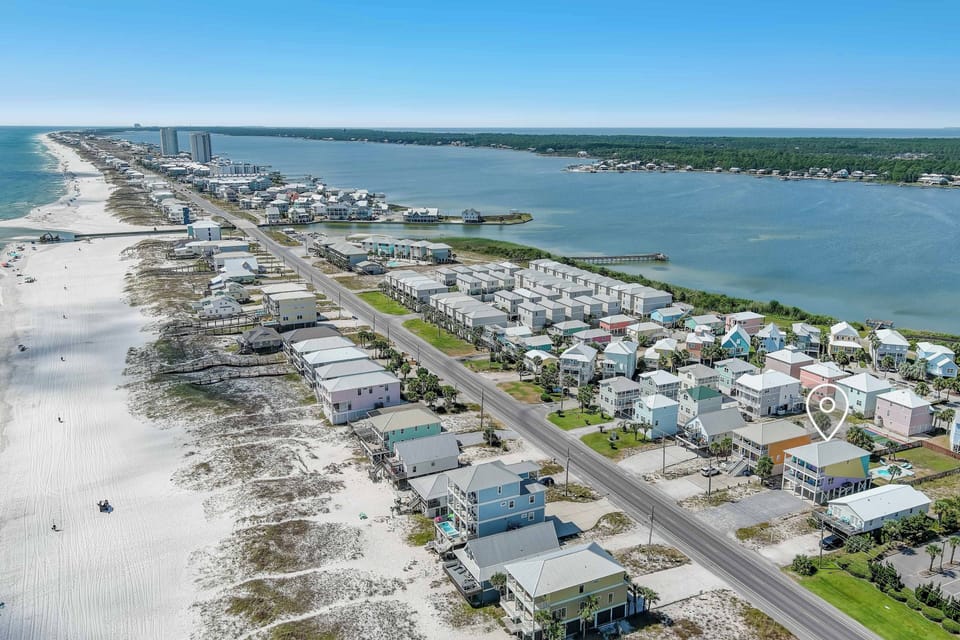 Steps from the sand and close to attractions—Sea La Vie has it all!