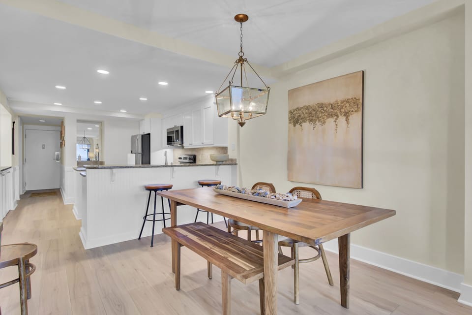 Dining area and open-concept kitchen.