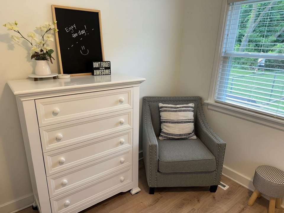 2nd bedroom has New Dresser 8/6/24
