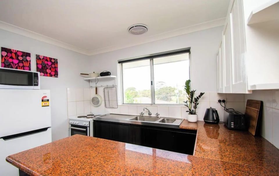 Fully equipped kitchen (though without a dashwasher)