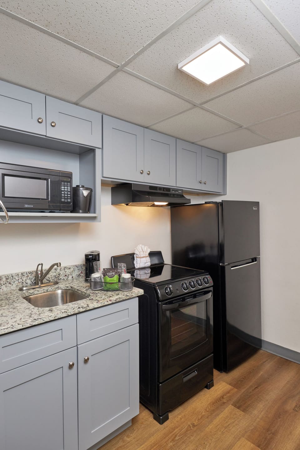 Room, 2 Queen Beds, Kitchen, Beachfront (Walkout) | Private kitchen | Fridge, microwave, coffee/tea maker