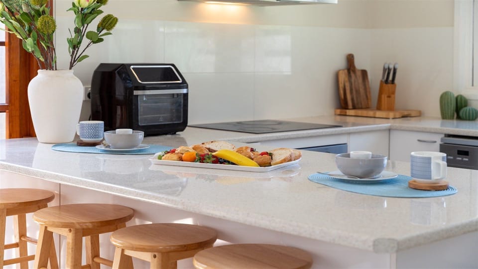 Gillian | Kitchen | Breakfast Bar