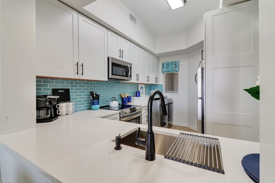 533 Shorewood | Kitchen - 533 Shorewood | Kitchen