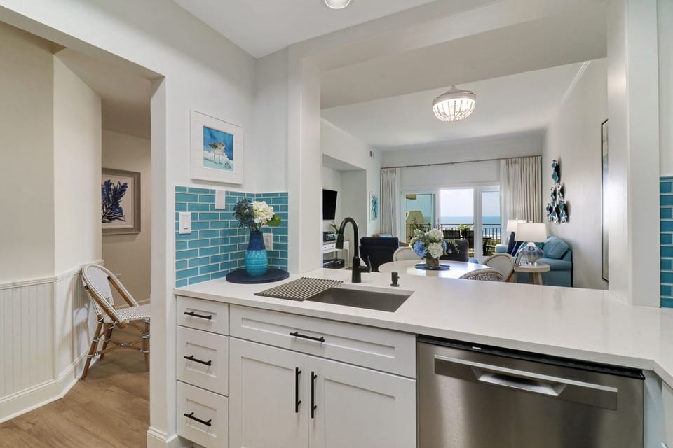533 Shorewood | Kitchen - 533 Shorewood | Kitchen