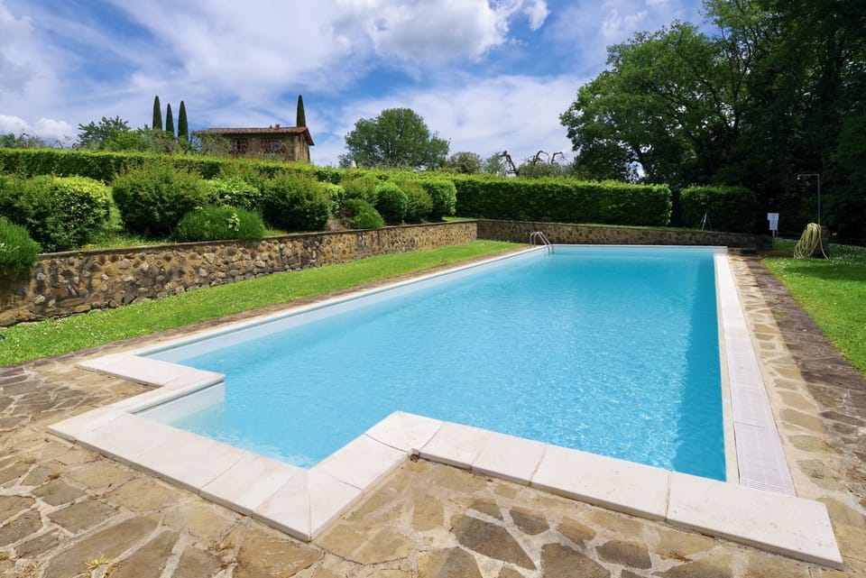 San Donato Retreat - the shared Pool