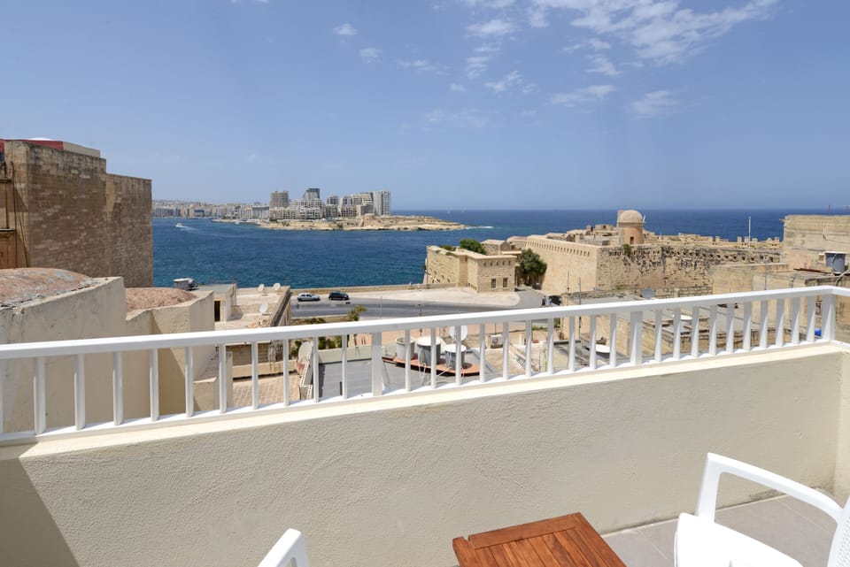 Deluxe Apartment | Terrace/patio
