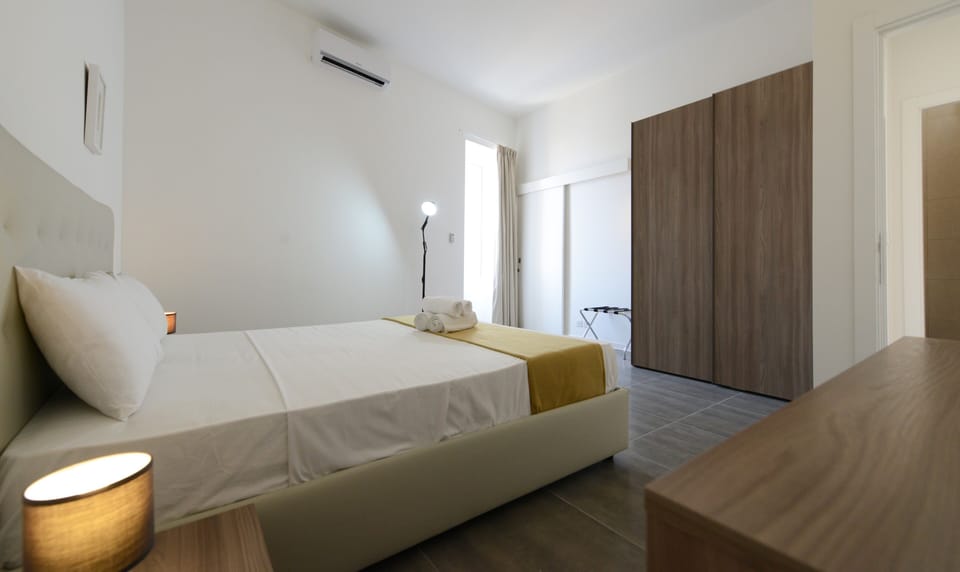 Deluxe Apartment | 1 bedroom, iron/ironing board, free WiFi