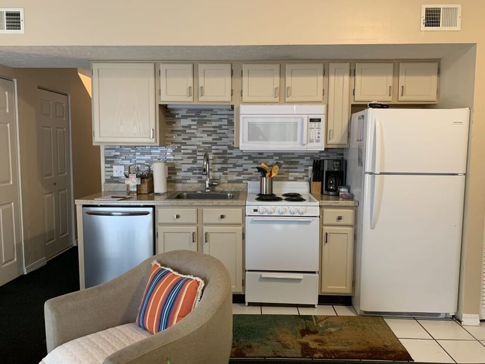 Full Size Kitchen - Stocked with Appliances