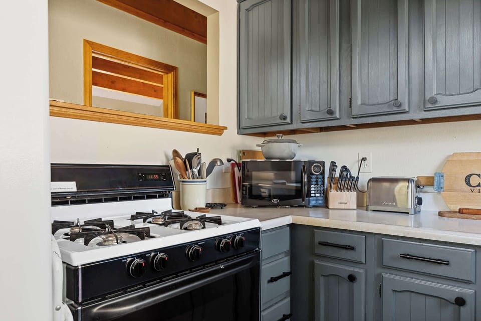 House, Multiple Beds, Hot Tub, Mountain View (Chalet Vino) | Private kitchen | Coffee/tea maker, fridge, microwave, oven