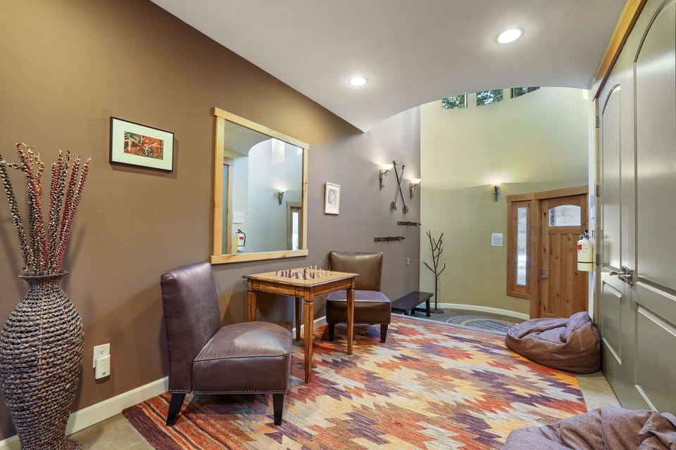 House, Multiple Beds, Hot Tub, Mountain View (Heavenly Mountain Chalet) | Interior
