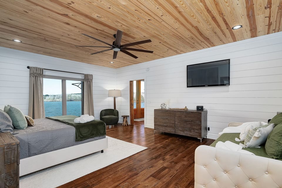 Master bedroom  main level