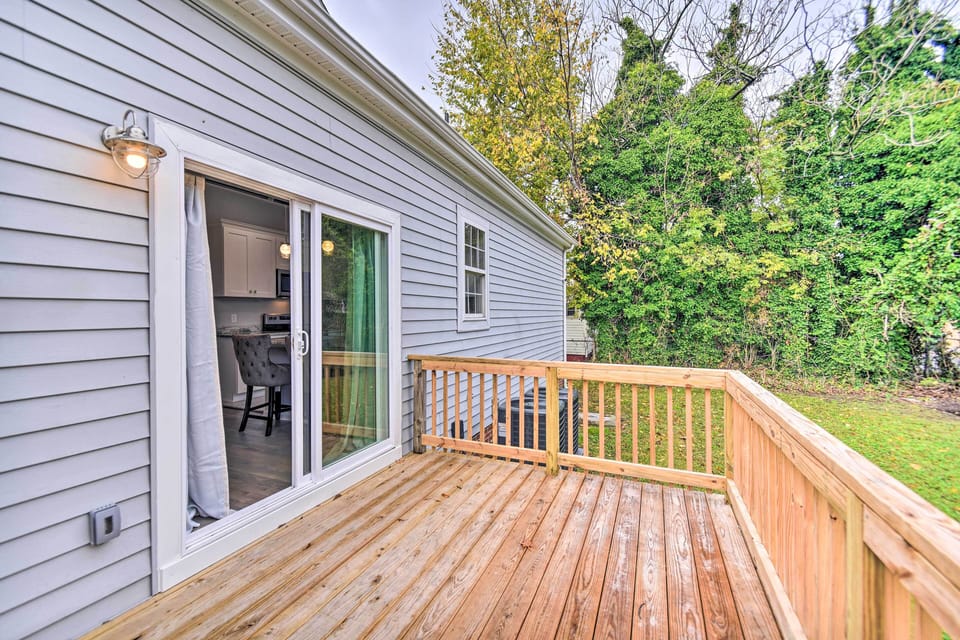 House Exterior | Deck