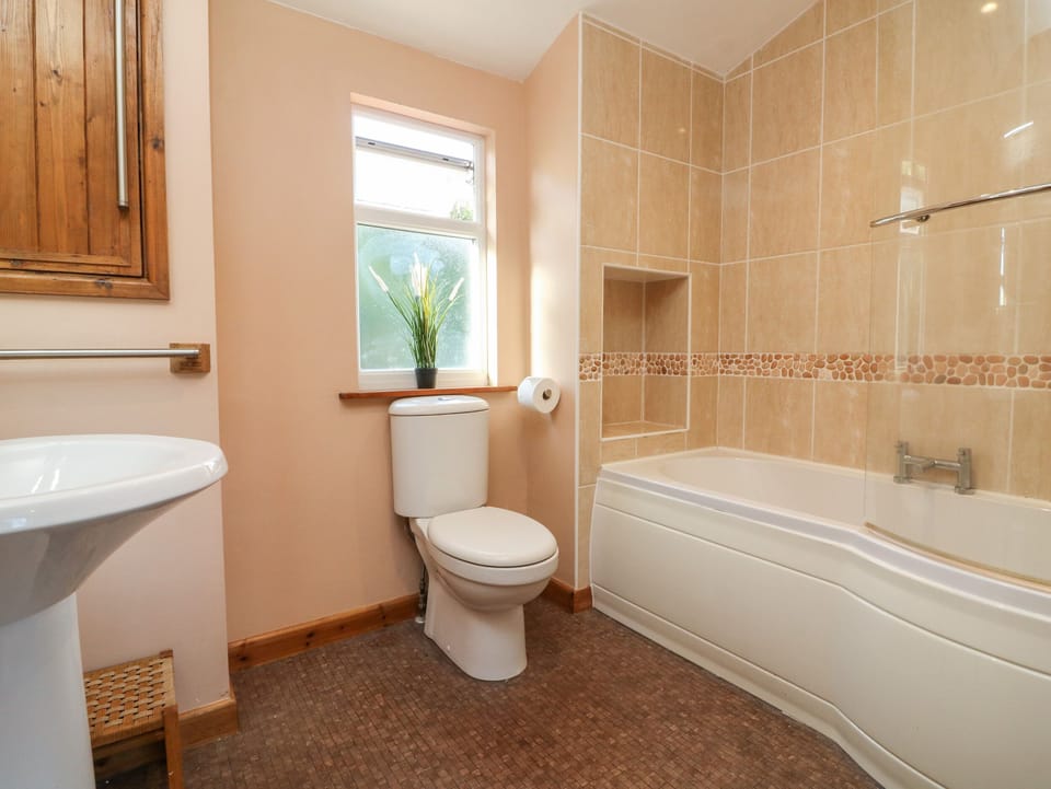 Hillsview Cottage in North Devon District