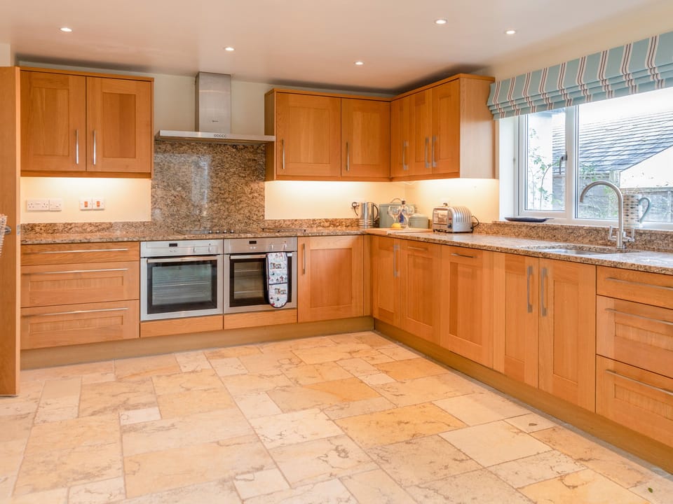 Fridge, dishwasher, cookware/dishes/utensils