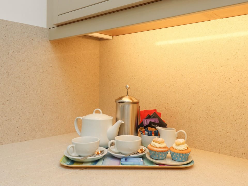 Fridge, dishwasher, electric kettle, toaster