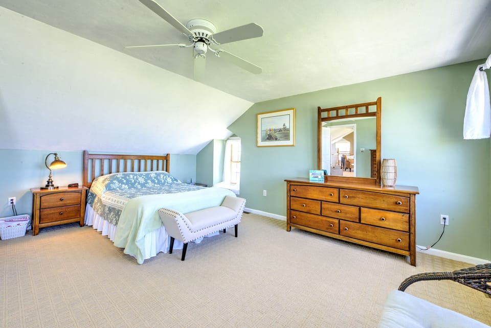 Primary Bedroom - Queen - Second Floor.
