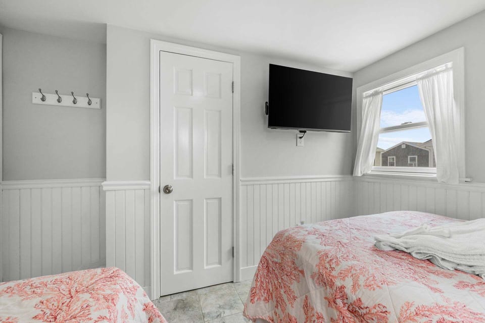 Bedroom Two - Double, Twin