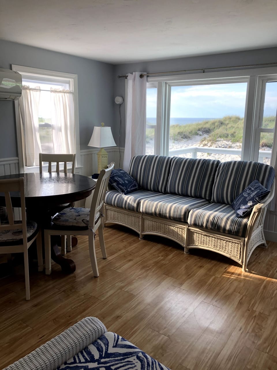 Living/Dining area.