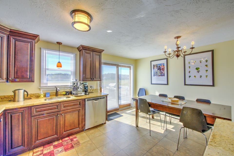 Kitchen with dining area - seating six guests.