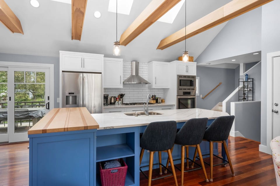 Kitchen island with seating for 3