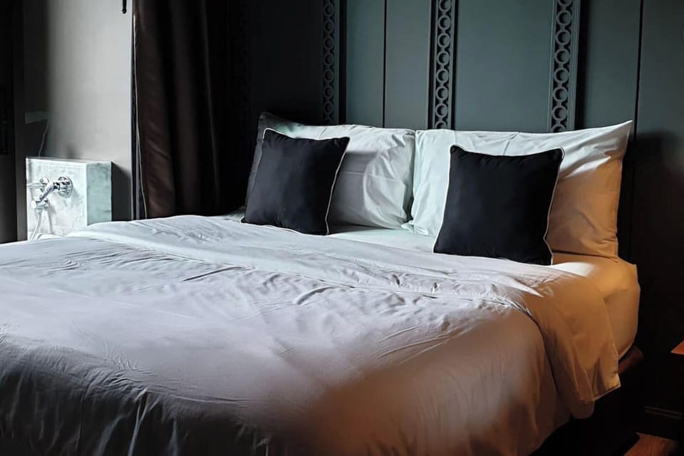 King size bed