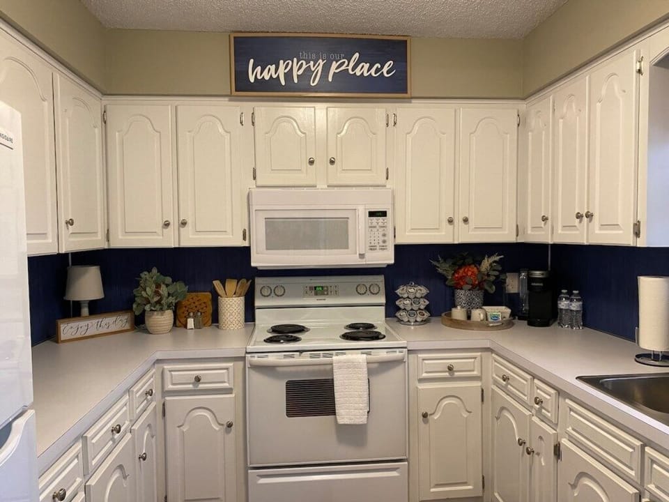 Nicely Equipped Kitchen