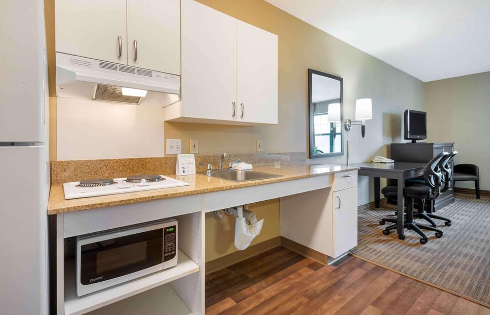 Studio, 1 Queen Bed, Accessible, Non Smoking | Desk, iron/ironing board, free WiFi