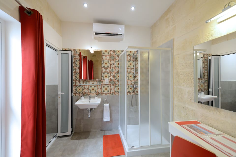 Economy Single Room | Bathroom