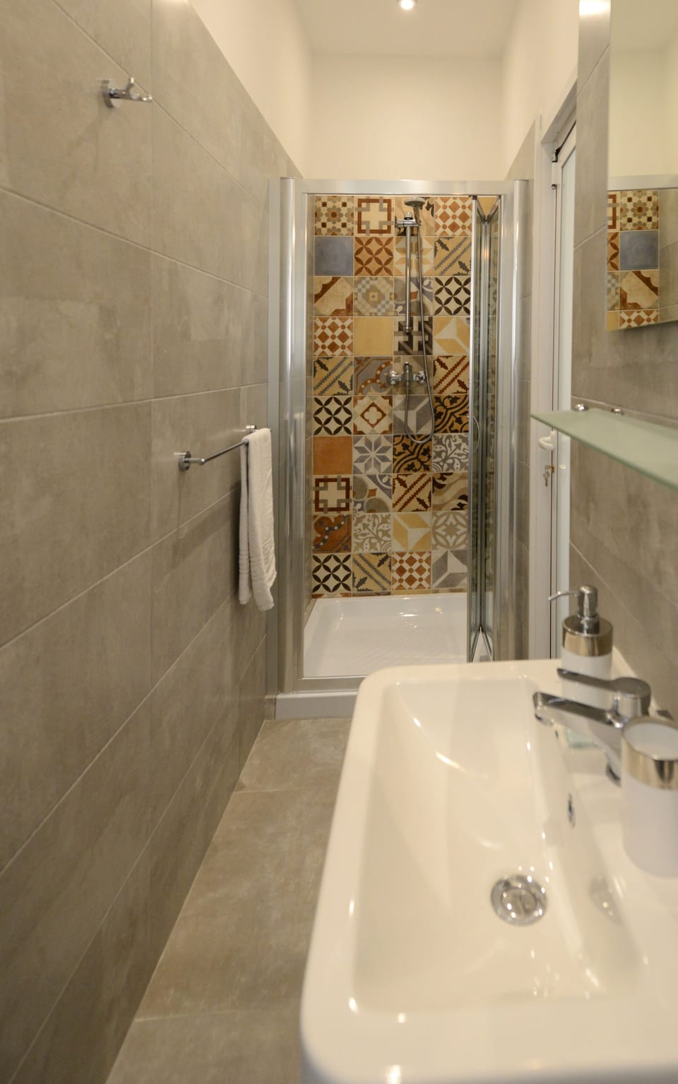 Economy Double Room | Bathroom