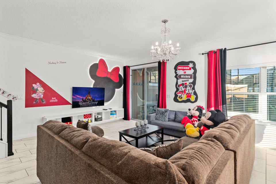 Open living room with large couches perfect for big groups! 