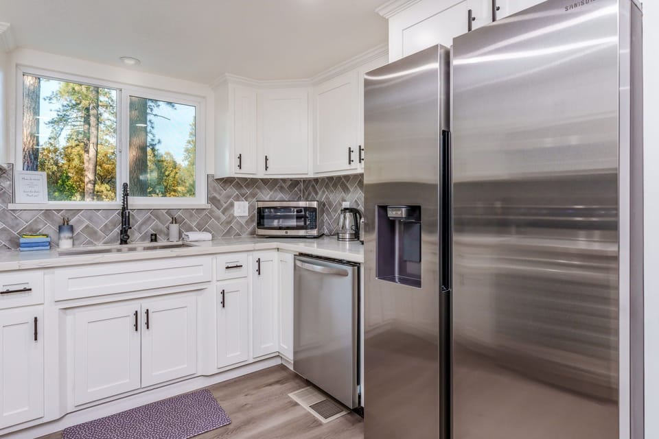 Double door refrigerator with filtered water and ice maker!