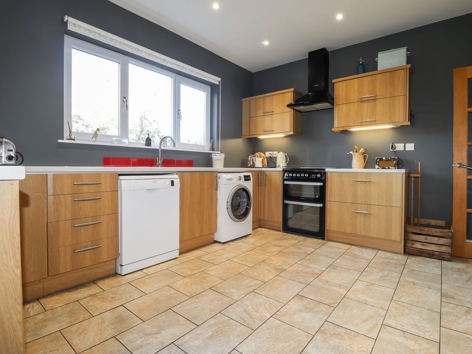 Fridge, dishwasher, electric kettle, toaster