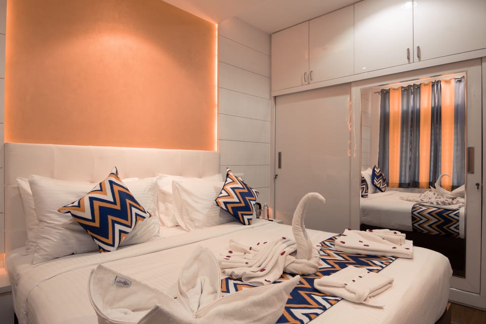 Standard Double Room, 1 King Bed | Premium bedding, Select Comfort beds, soundproofing, iron/ironing board