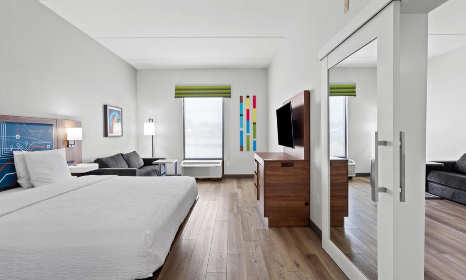 In-room safe, individually decorated, individually furnished