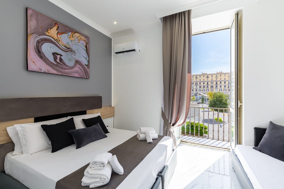 Comfort Triple Room (Vesuvio View) | Mountain view