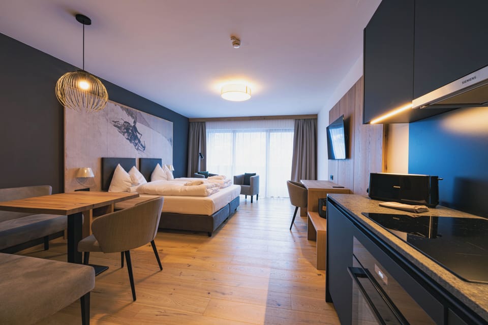 Studio Apartment | Hypo-allergenic bedding available, desk, cribs (surcharge), WiFi (free)