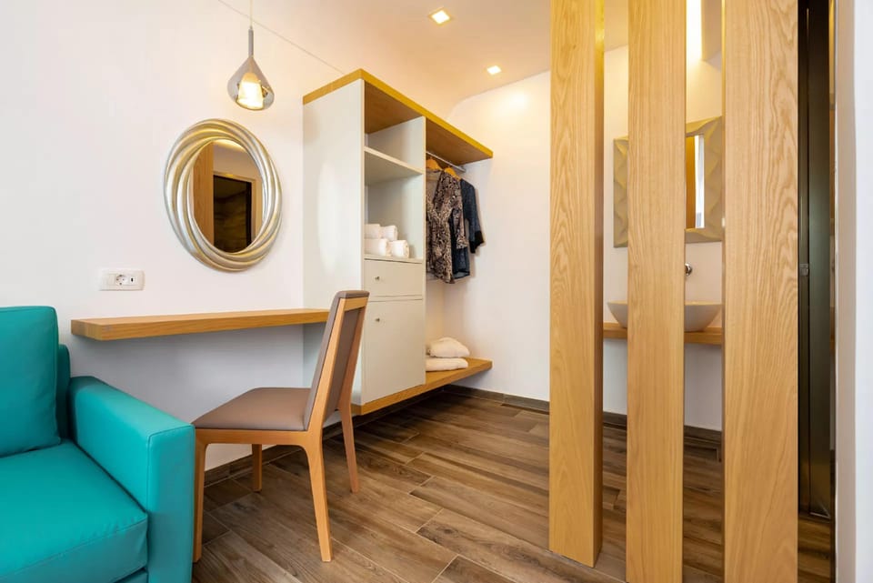 Standard Room | In-room safe, individually decorated, individually furnished
