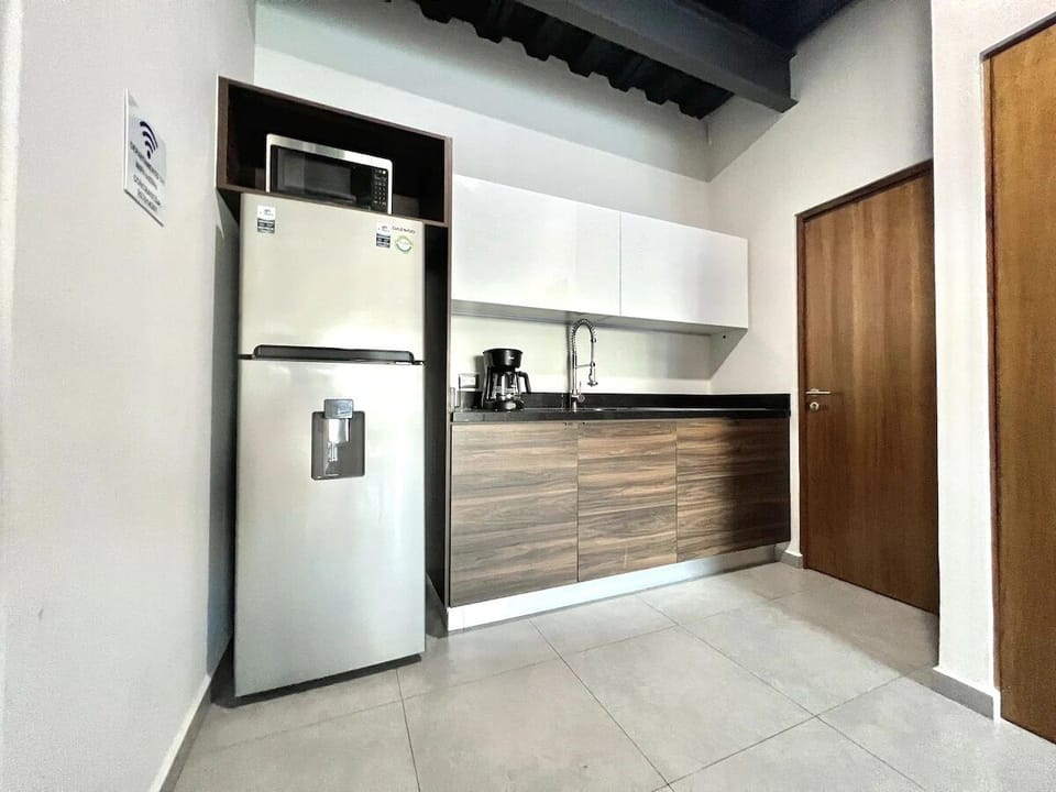 Comfort Apartment, 2 Bedrooms | Private kitchen | Fridge