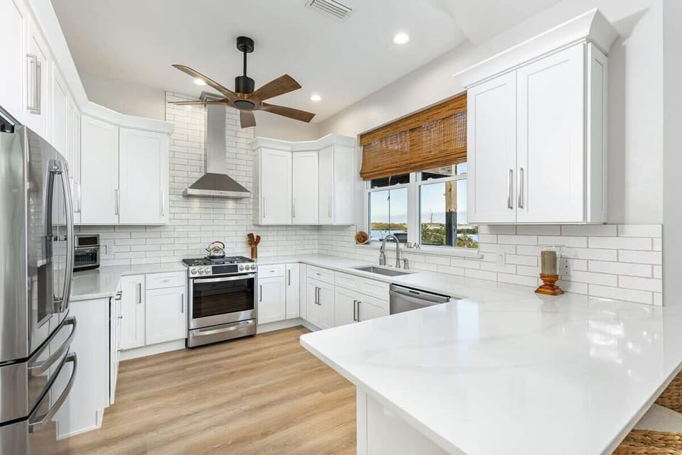 Spacious kitchen!