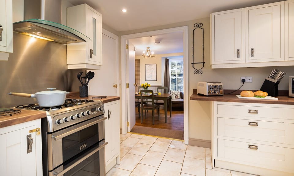 Fridge, dishwasher, cookware/dishes/utensils