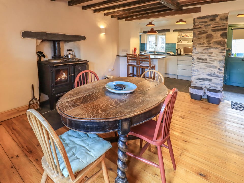 Cottage | Interior