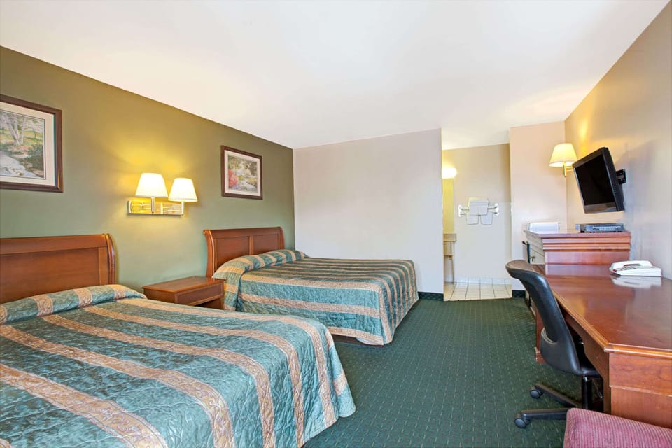 Room, 2 Queen Beds | Desk, rollaway beds, free WiFi, bed sheets