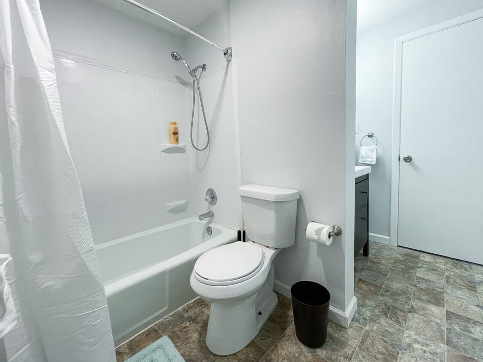 Full Bathroom in second floor 