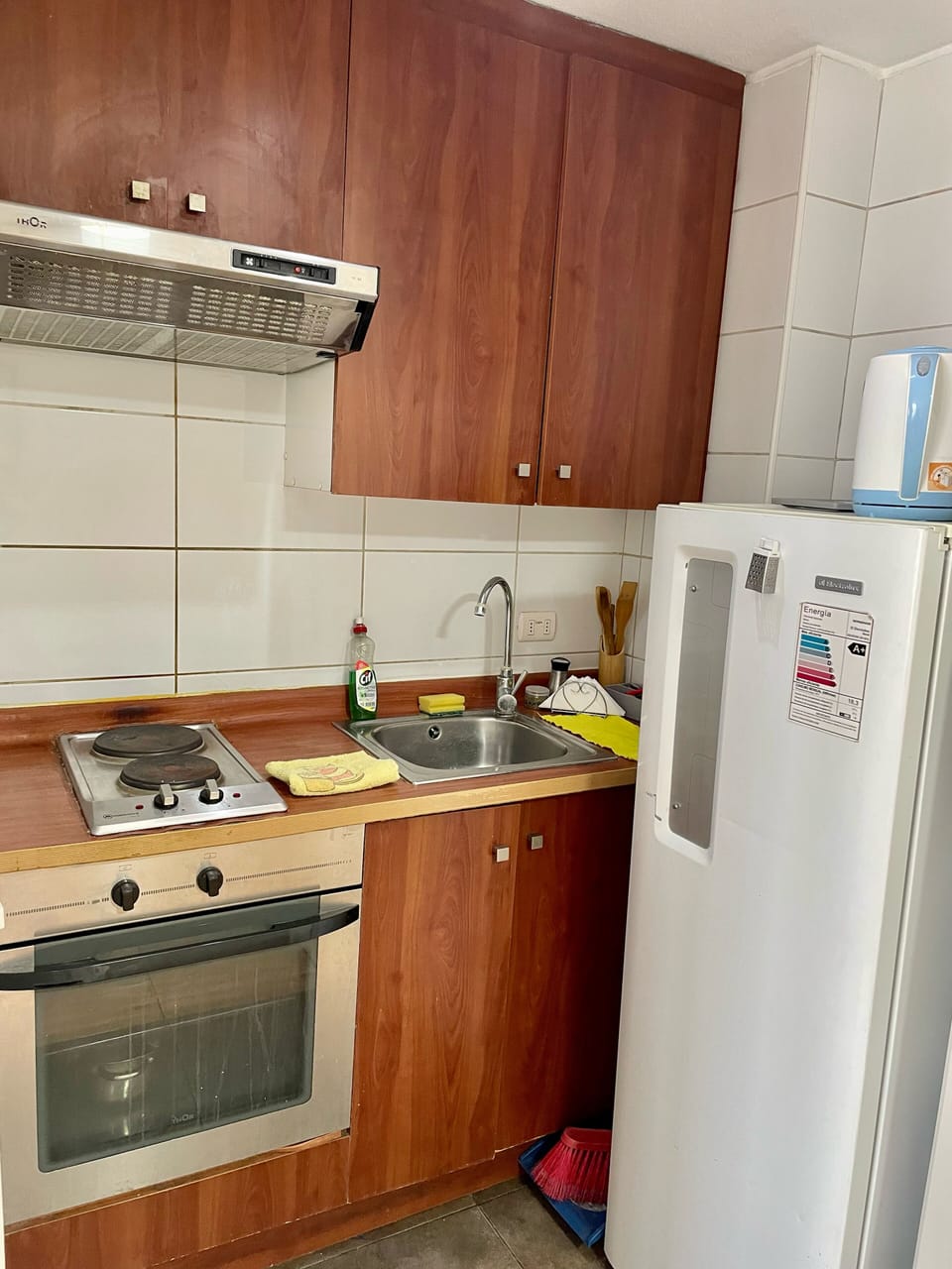 Standard Apartment, 1 Bedroom | Private kitchen | Full-size fridge, oven, electric kettle, cookware/dishes/utensils