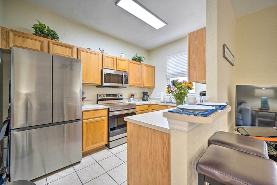 Kitchen | Cooking Basics | Blender | Crockpot | 1st Floor